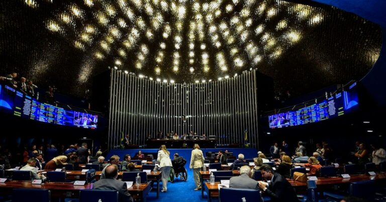 Licença-paternidade e regras fiscais: Senado aprova projeto que traz segurança jurídica para empresas